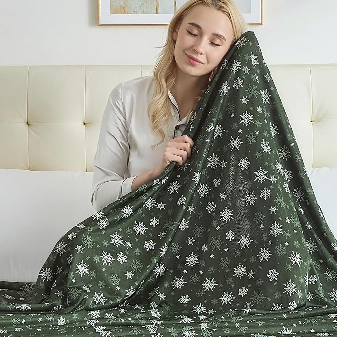 OIGAE Cooling Blanket for Hot Sleepers by OIGAE