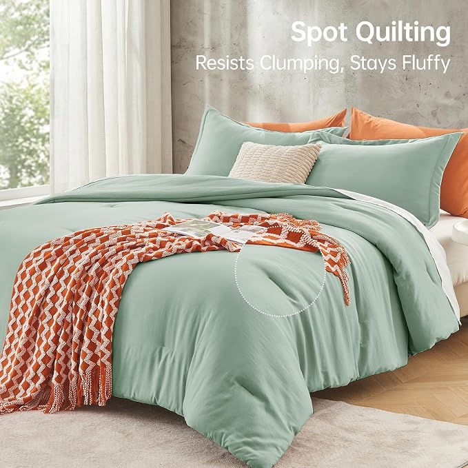 MUXHOMO Queen Comforter Set, All Season Ultra Soft Down Alternative Bedding - Image 5