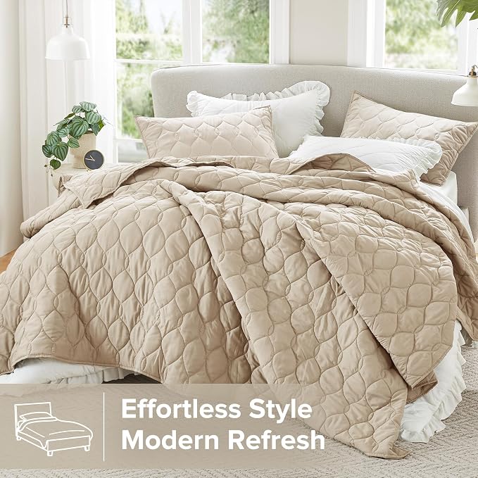 Comfort Spaces Queen Quilt Set Modern Reversible Ogee Coverlet Queen Bedding - Image 2