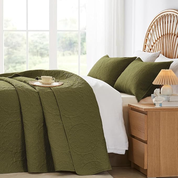 WURUIBO Olive Green Quilt Set Twin Size, Embossing Microfiber Bedspreads - Image 3