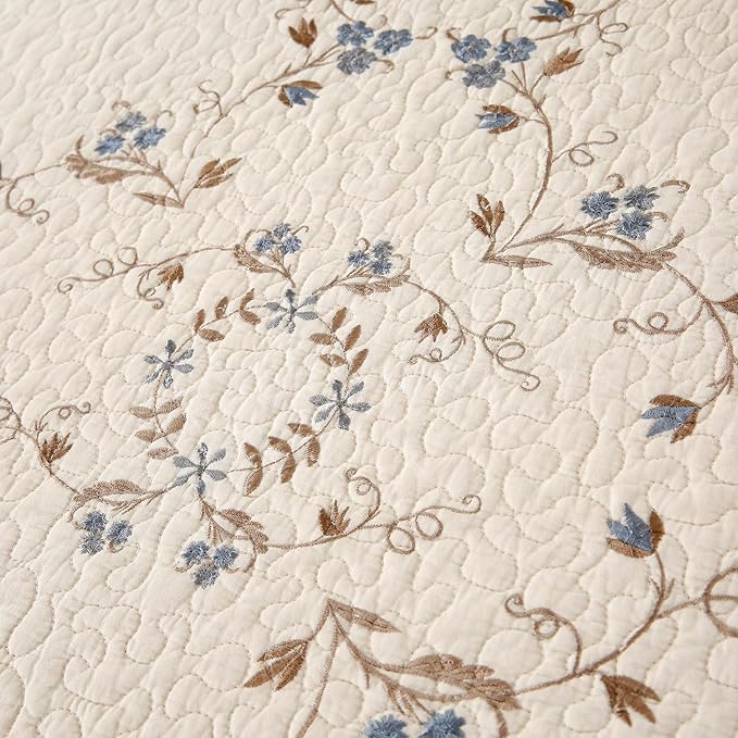 Quilt Set Blue Floral 3D Embroidery Pattern 3 PCS 100% Cotton Reversible - Image 3