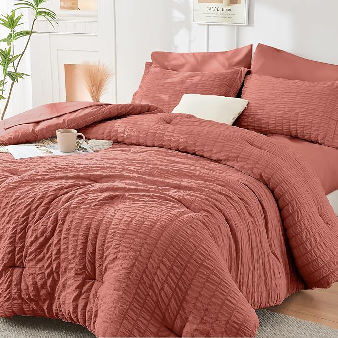 HYMOKEGE Coral Twin Comforter Set Seersucker 5 Pieces, All Season Luxury Bed in by HYMOKEGE