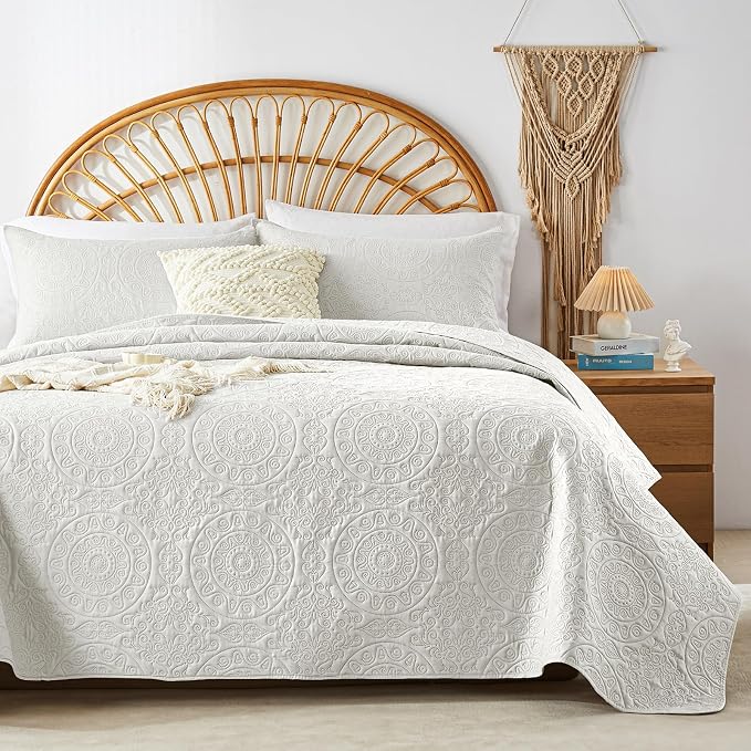 WURUIBO Cream Quilt Set King/Cal King Size, Embossing Microfiber Bedspreads by WURUIBO