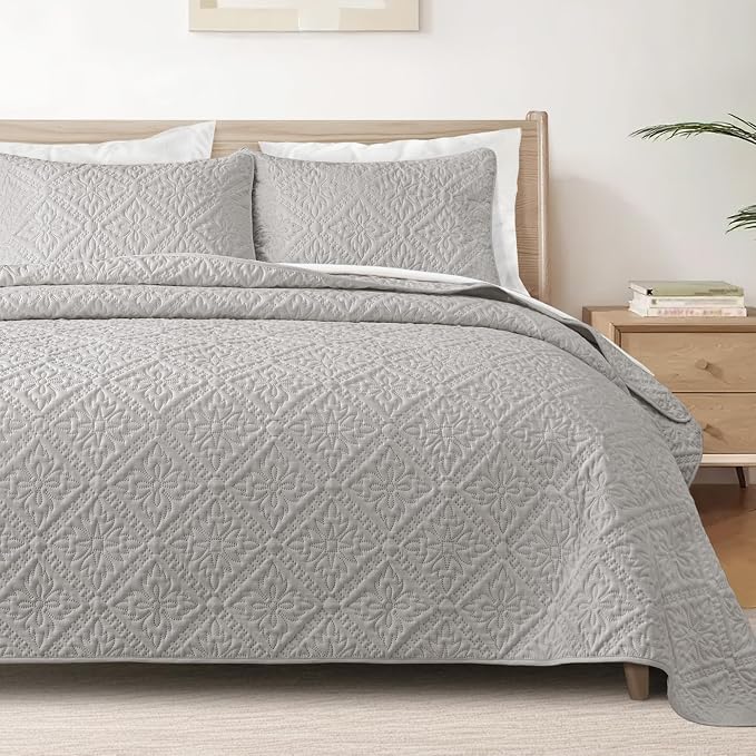 Exclusivo Mezcla King Quilt Bedding Set, Lightweight Soft Bedspreads Coverlets by ExclusivoMezcla