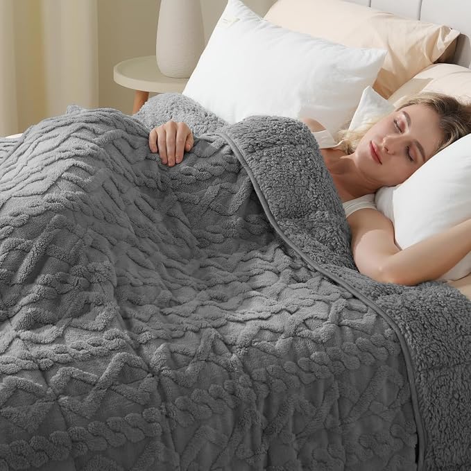 Super Fuzzy Soft Sherpa Fleece Weighted Blanket, 25 lbs Dual Sided Fluffy Heavy - Image 9