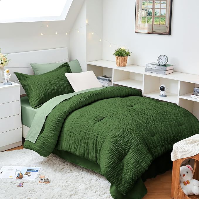 HYMOKEGE Dark Green/Sage Green Twin XL Comforter Set Seersucker 5 Pieces by HYMOKEGE