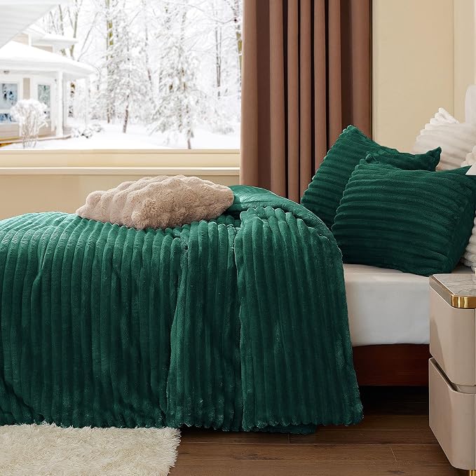 BEDELITE Fleece Twin Comforter Set -Super Soft & Warm Fluffy Dark Green Bedding - Image 4