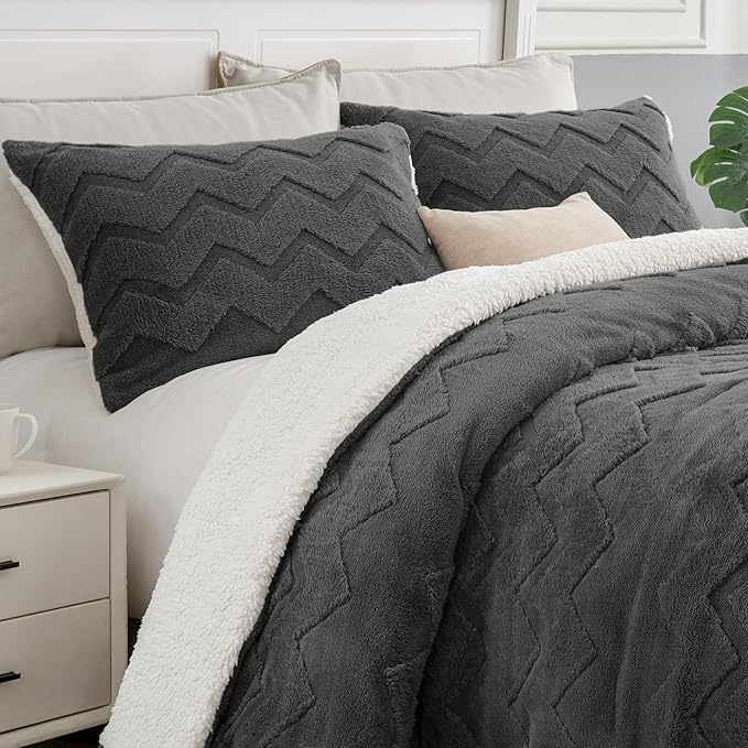 BEDELITE Fluffy Queen Comforter Set by BEDELITE