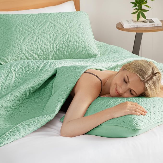 Exclusivo Mezcla King Quilt Bedding Set, Lightweight Soft Bedspreads Coverlets - Image 4