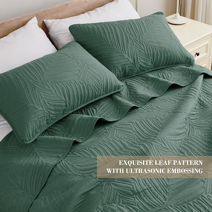 Exclusivo Mezcla California King Quilt Bedding Set, Lightweight Green Quilts - Image 3