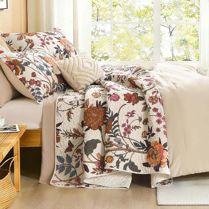 Litanika Floral Light Beige Quilt King Size - Image 2