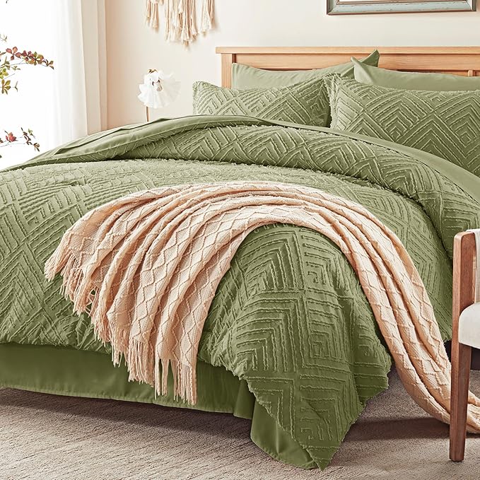 Zzlpp King Comforter Set 7 Pieces, Army Green Tufted Bed in a Bag - Image 2