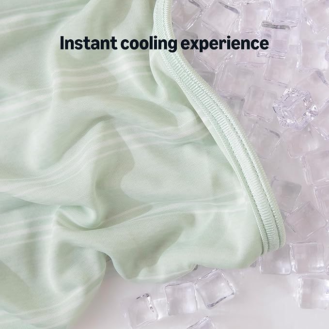 Amazon Basics Striped Cooling Blanket - Image 3