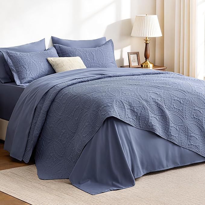 Love's cabin Queen Quilt Set Bluish Grey, Bed in a Bag Queen Bedding 7 Pcs by Lovescabin