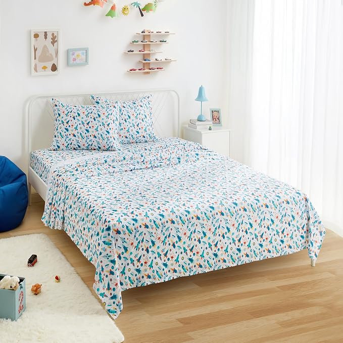 Amazon Basics Kid's Soft Easy-Wash Microfiber 4-Piece Sheet Set by AmazonBasics