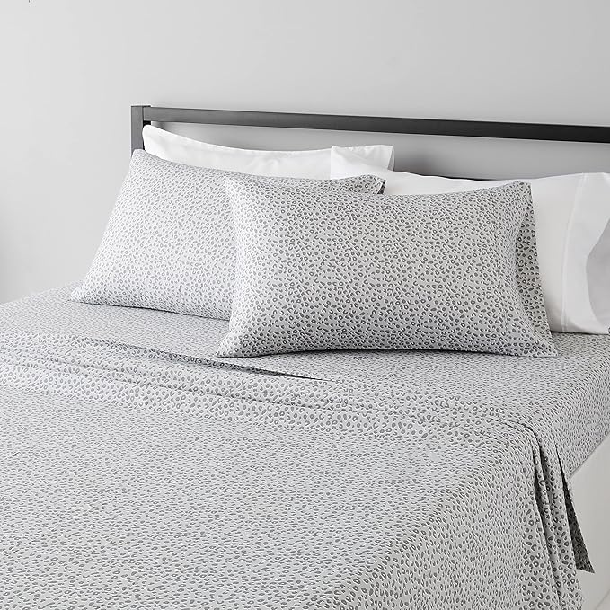 Amazon Basics Lightweight Breathable Brushed Microfiber Wrinkle Resistant 4 by AmazonBasics