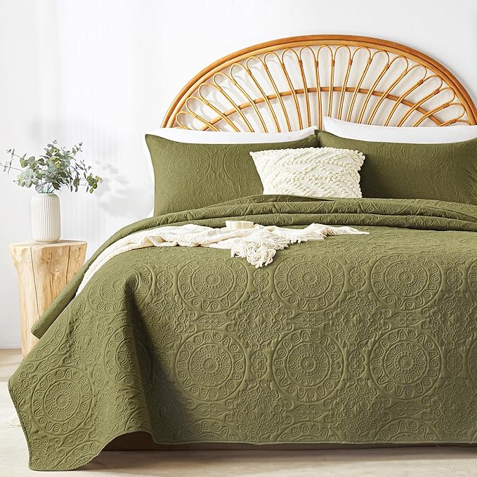 WURUIBO Olive Green Quilt Set Twin Size, Embossing Microfiber Bedspreads by WURUIBO