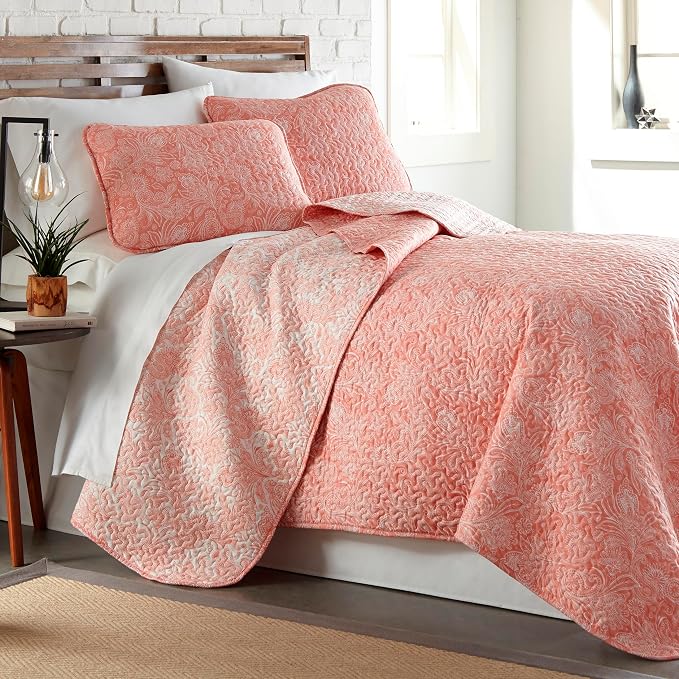 Southshore Fine Living, Inc. Paisley Quilt Set King/California Size, Light by SouthshoreFineLivingInc