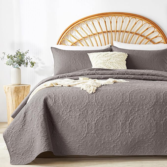 WURUIBO Dark Gray Quilt Set Twin Size, Embossing Microfiber Bedspreads by WURUIBO