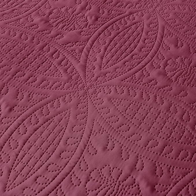 akkialla Burgundy King/Cal King Quilt Set, Ultrasonic Lightweight Bedspread - Image 7
