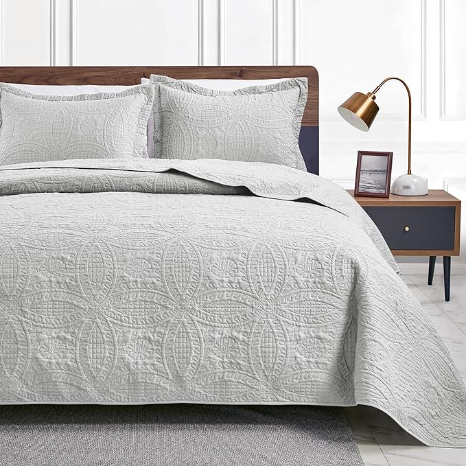 Love's cabin Quilts for Queen Bed Light Grey Bedspreads Bedding Set by Lovescabin