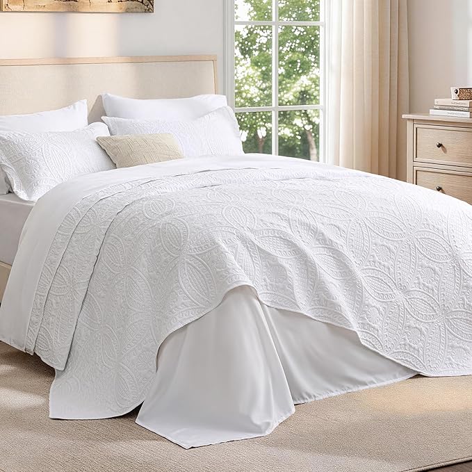 Love's cabin King Quilt Set White, Bed in a Bag King Size Bedding 7 Pieces by Lovescabin