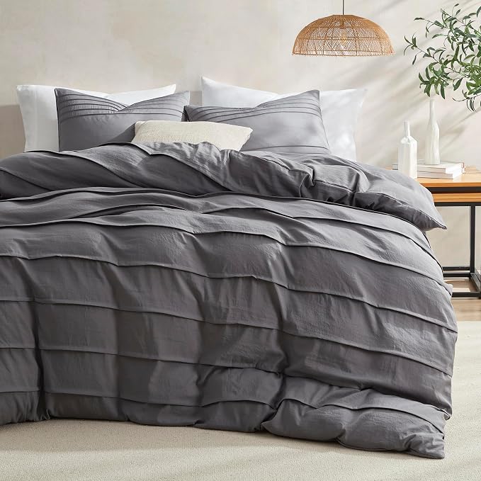 Oli Anderson Grey Duvet Cover Queen Size by OliAnderson