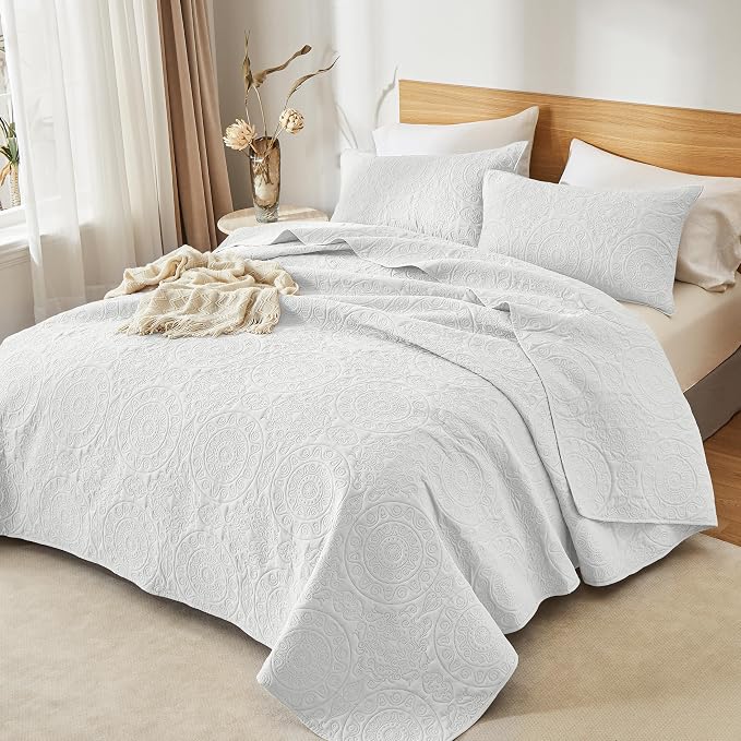 WURUIBO White Quilt Set Twin Size, Embossing Microfiber Bedspreads - Image 2