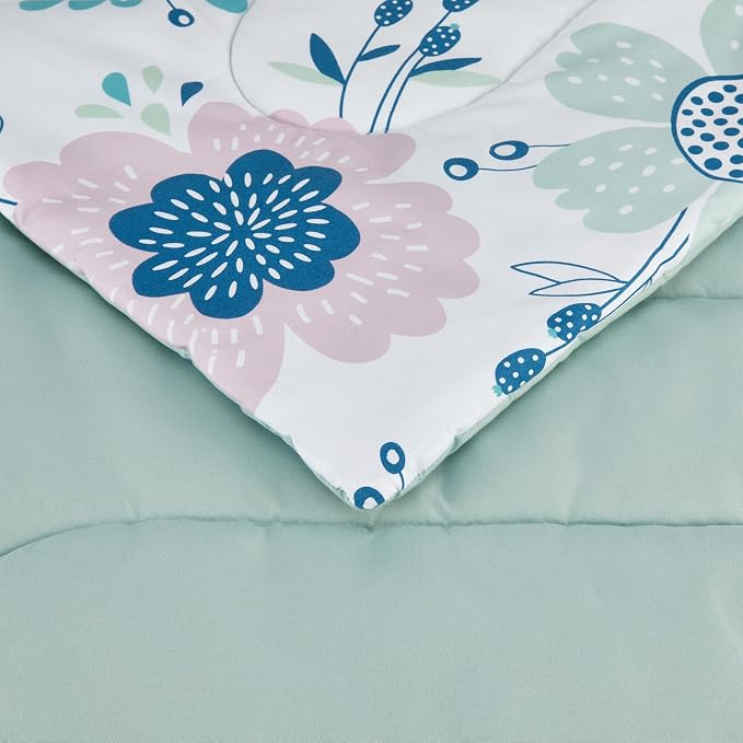 Amazon Basics 3-Piece Soft, Plush Microfiber Kids' Comforter and Pillow Sham Set - Image 5