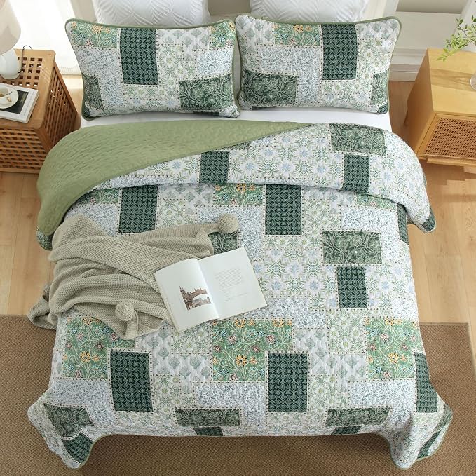Xruibed Patchwork Quilt Set Queen Size 3 Pieces Green Floral Plaid Bedspread - Image 3