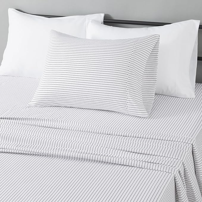 Amazon Basics Lightweight Super Soft Easy Care Wrinkle Free Microfiber 3-Piece by AmazonBasics