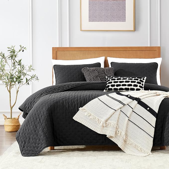 ROARINGWILD Black Queen Size Quilt Bedding Sets by ROARINGWILD