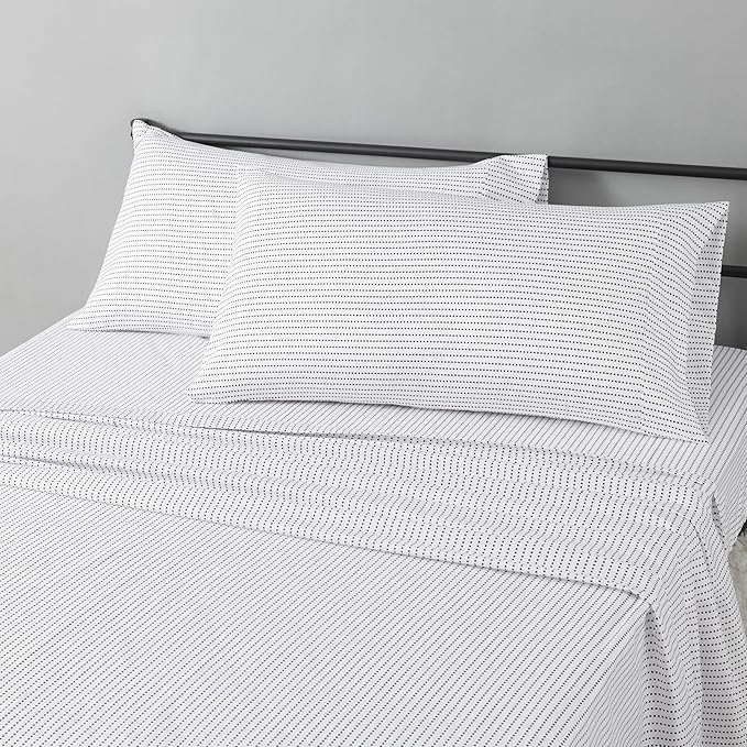 Amazon Basics Lightweight Microfiber 4-Piece Bed Sheet Set by AmazonBasics
