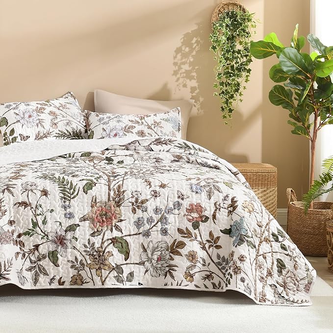 Litanika Floral White Quilt King Size by Litanika