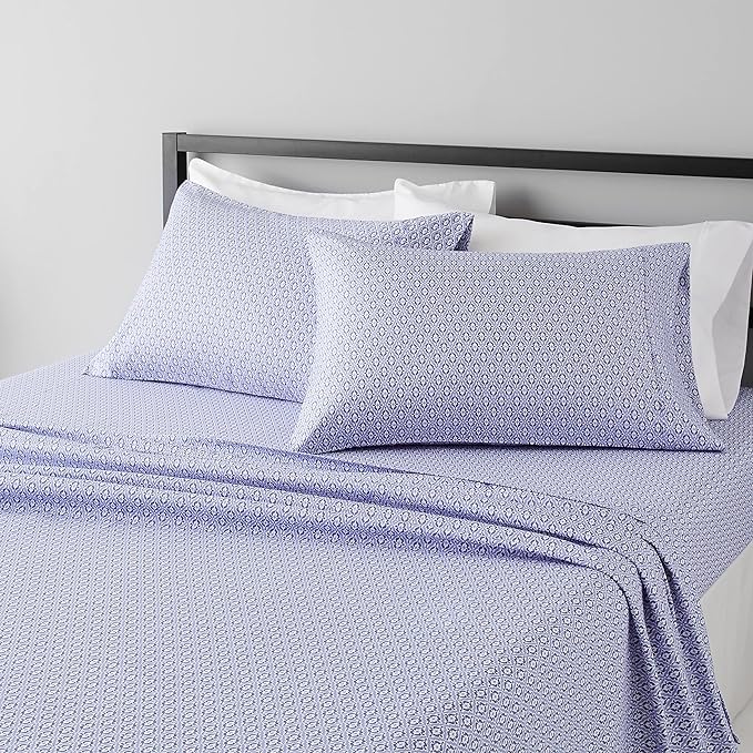 Amazon Basics Breathable Lightweight Super Soft Brushed Microfiber 4-Piece Bed by AmazonBasics