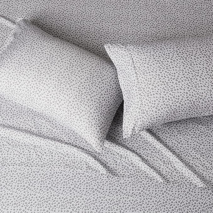 Amazon Basics Lightweight Breathable Microfiber 4 Piece Bed Sheet Set - Image 3
